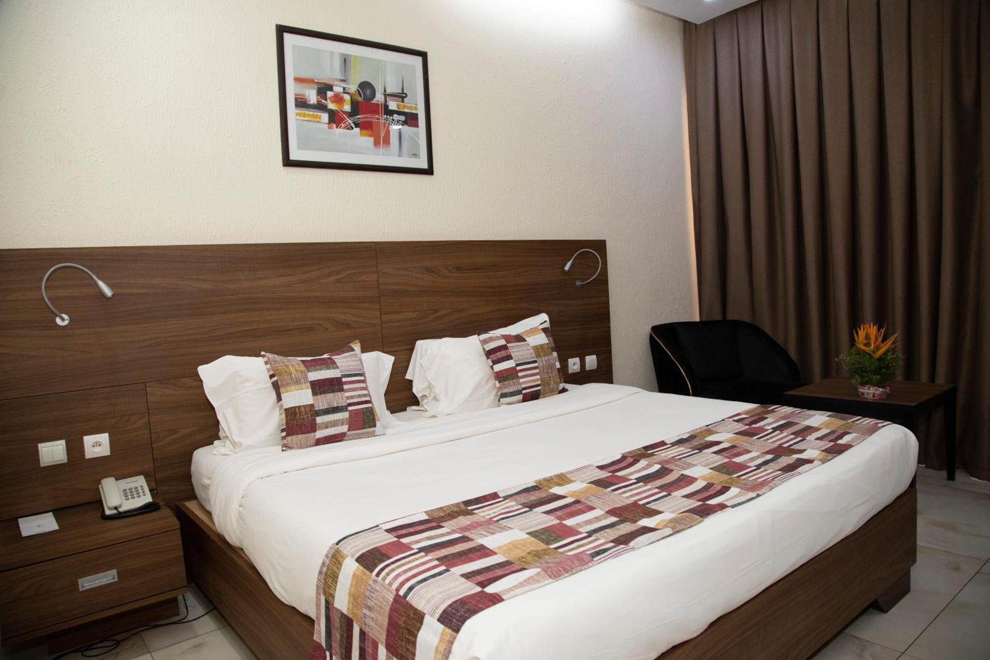 Hotel Sarakawa Lomé Buitenkant foto