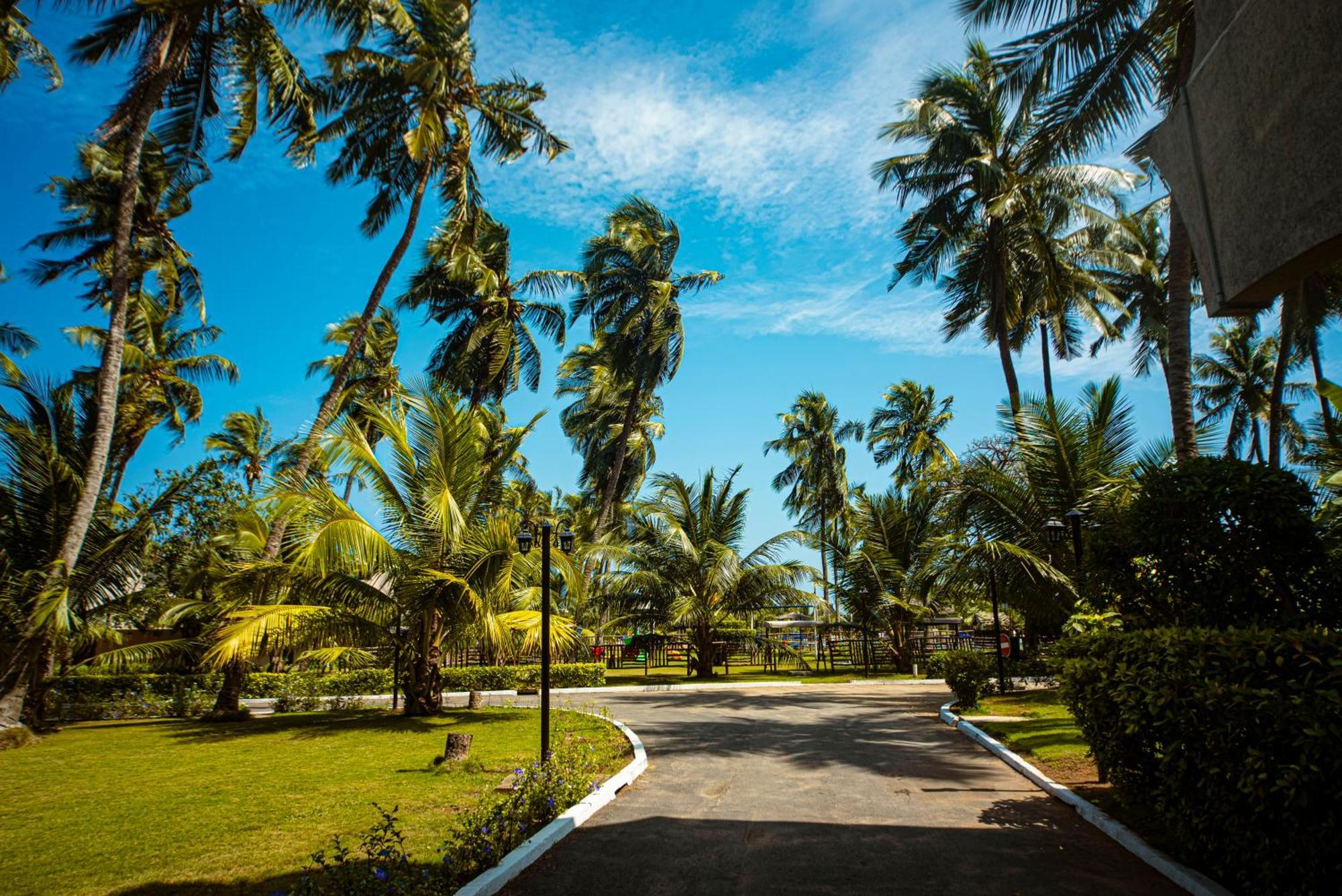 Hotel Sarakawa Lomé Buitenkant foto
