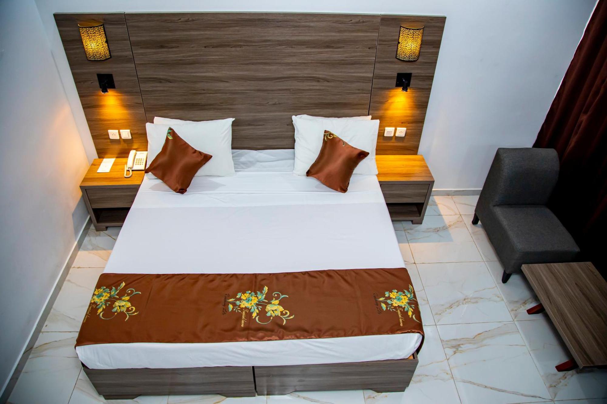 Hotel Sarakawa Lomé Buitenkant foto