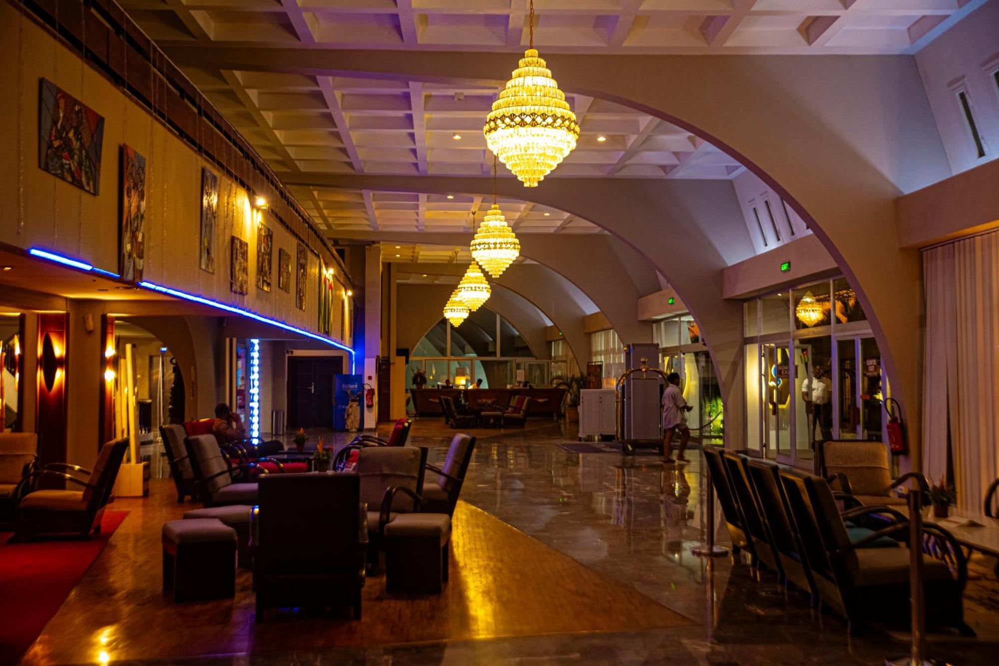 Hotel Sarakawa Lomé Buitenkant foto