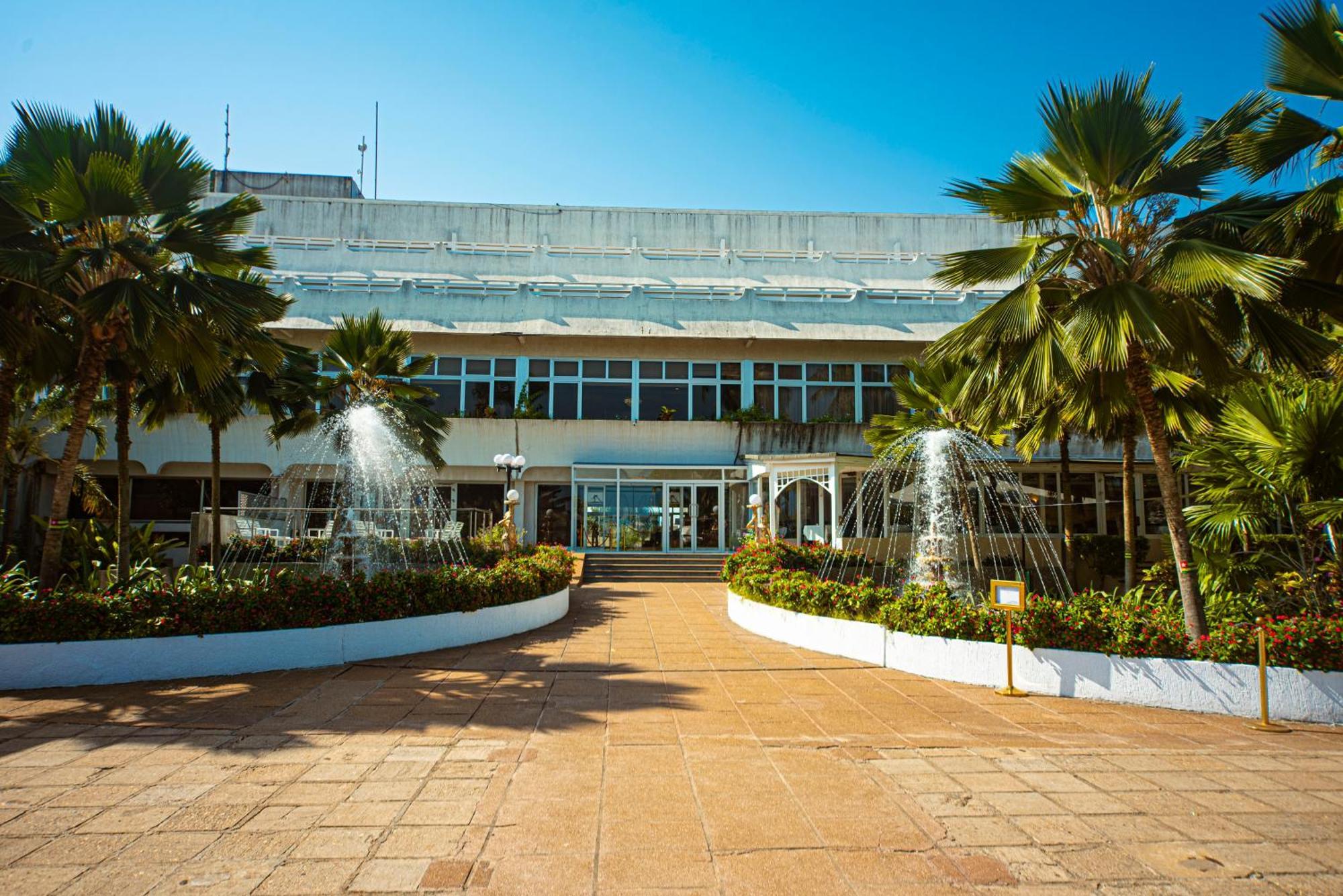 Hotel Sarakawa Lomé Buitenkant foto