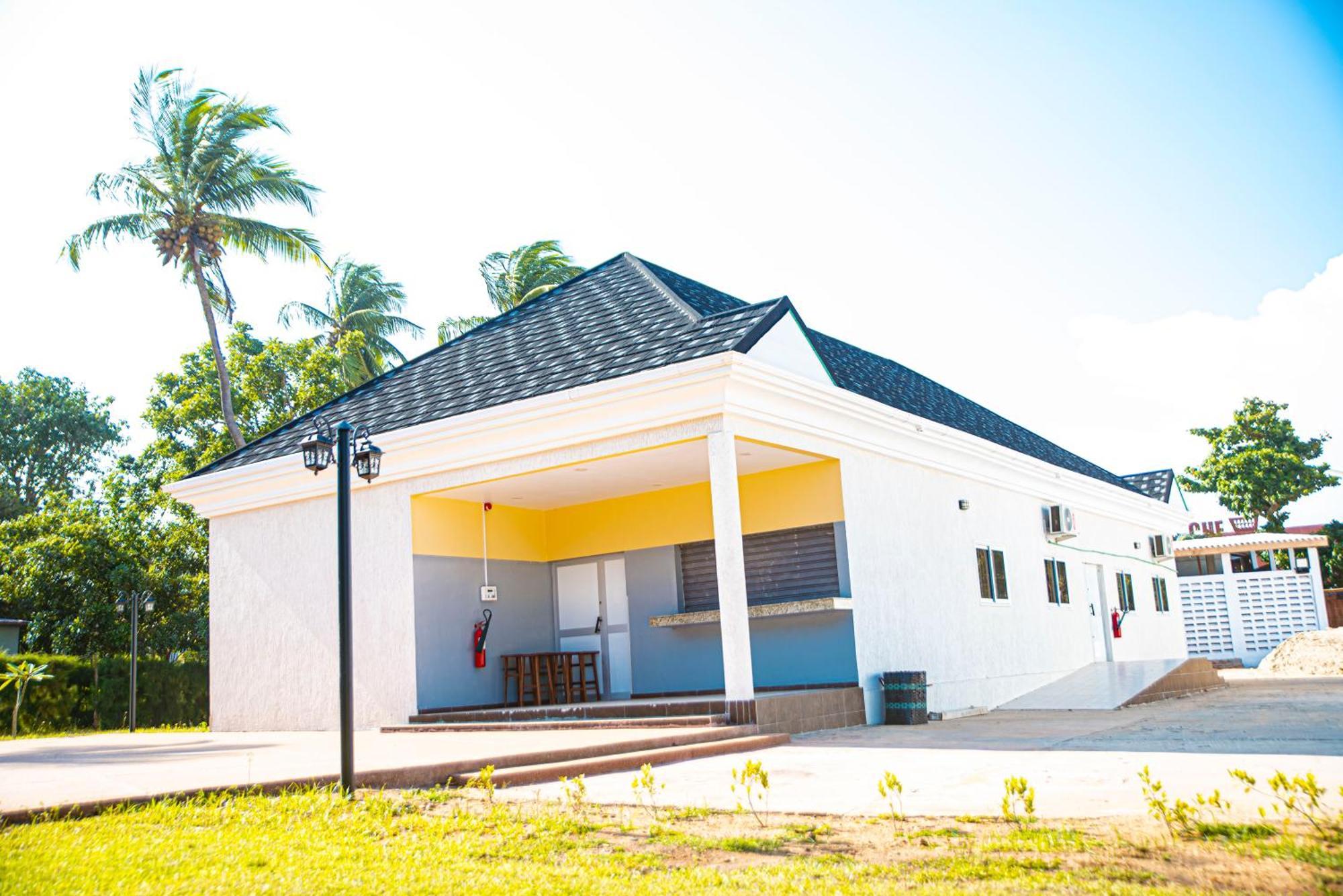Hotel Sarakawa Lomé Buitenkant foto