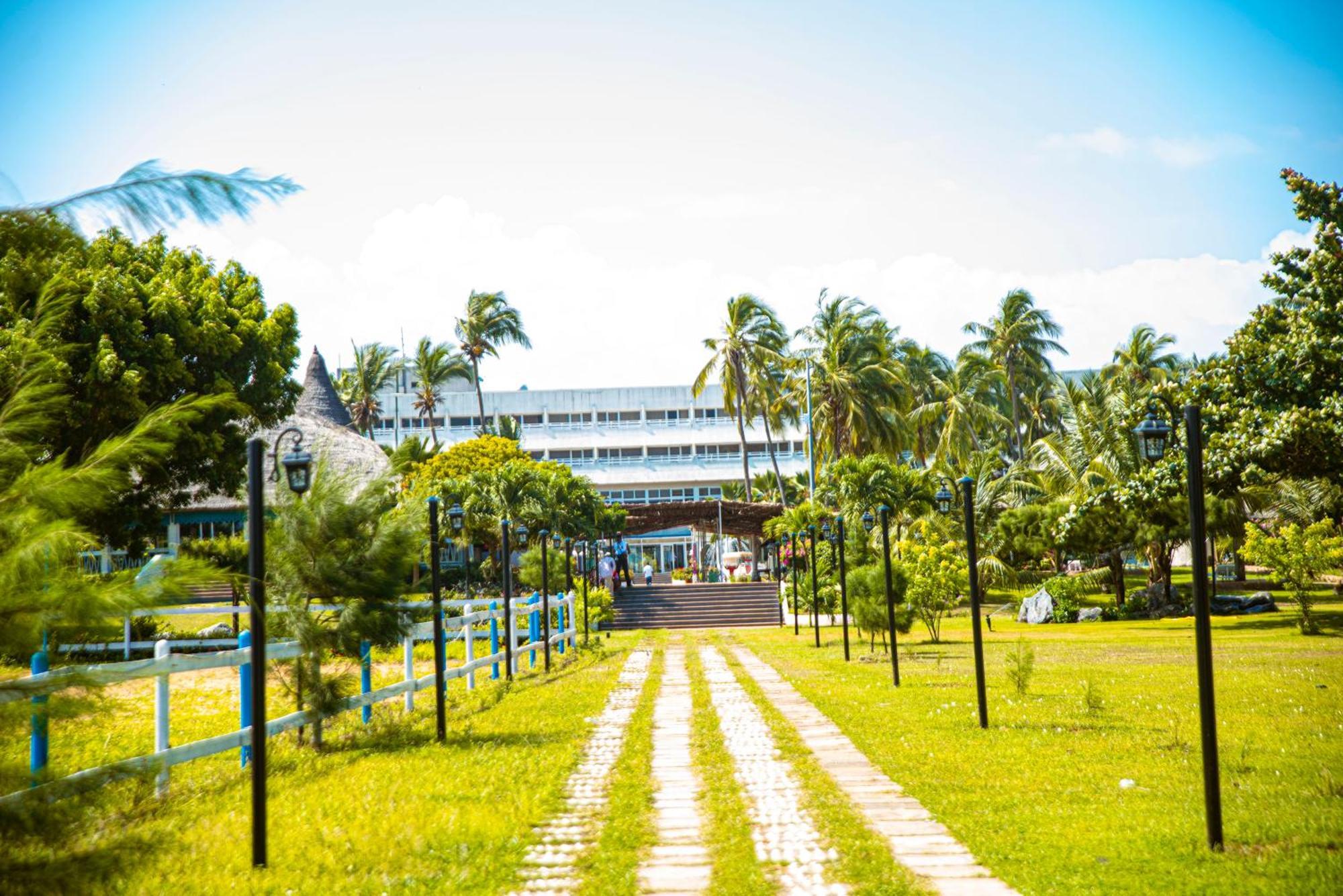 Hotel Sarakawa Lomé Buitenkant foto